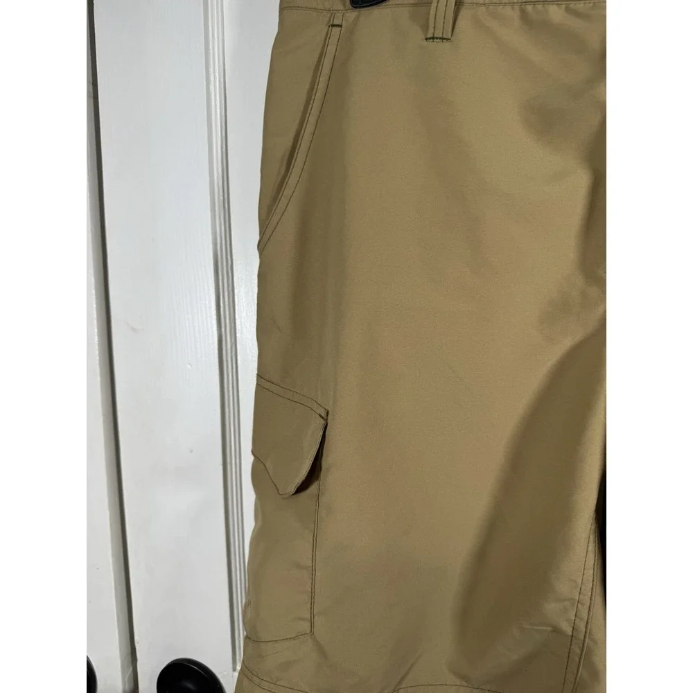 Men's Magellan Khaki Cargo Shorts, Size 34‎